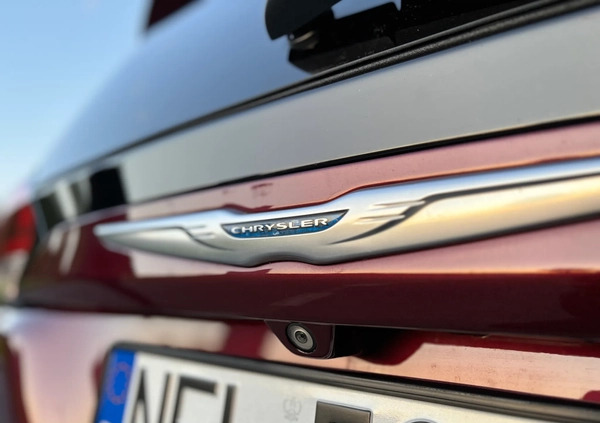 Chrysler Pacifica cena 114999 przebieg: 236900, rok produkcji 2017 z Warszawa małe 704